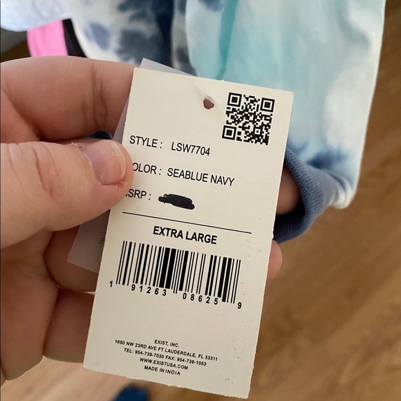 NWT Tie Dye top - Picture 3 of 5